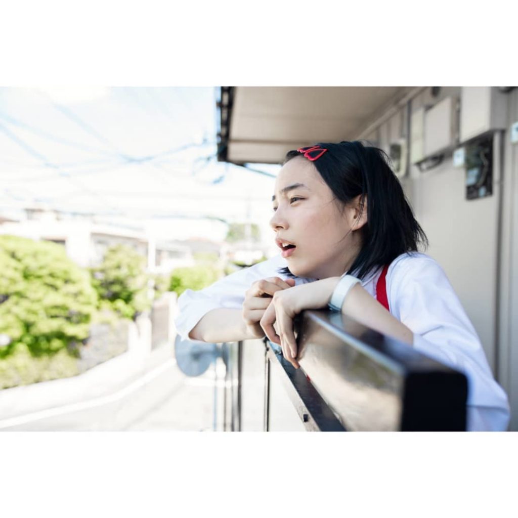 第1話の撮影ショット﻿
﻿
はぁ、、はやく始まらないかな～
﻿
「#ミライさん」スタートまであと５日！﻿
﻿
#たそがれているようだけど﻿
#実は違う﻿
#この...