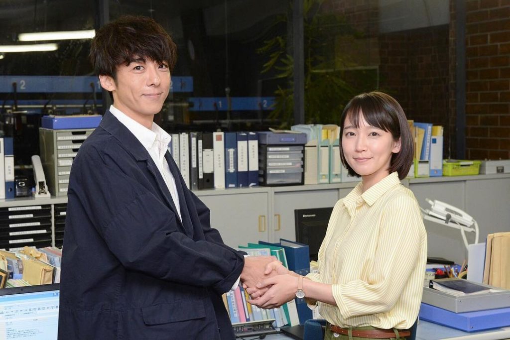 【最終回、今夜9時︎】
「ケンカツ」から「僕らは奇跡でできている」へ
吉岡さんと高橋一生さんが主演引き継ぎ式
東区役所生活課に、お越しくださいましたよー
.
#...