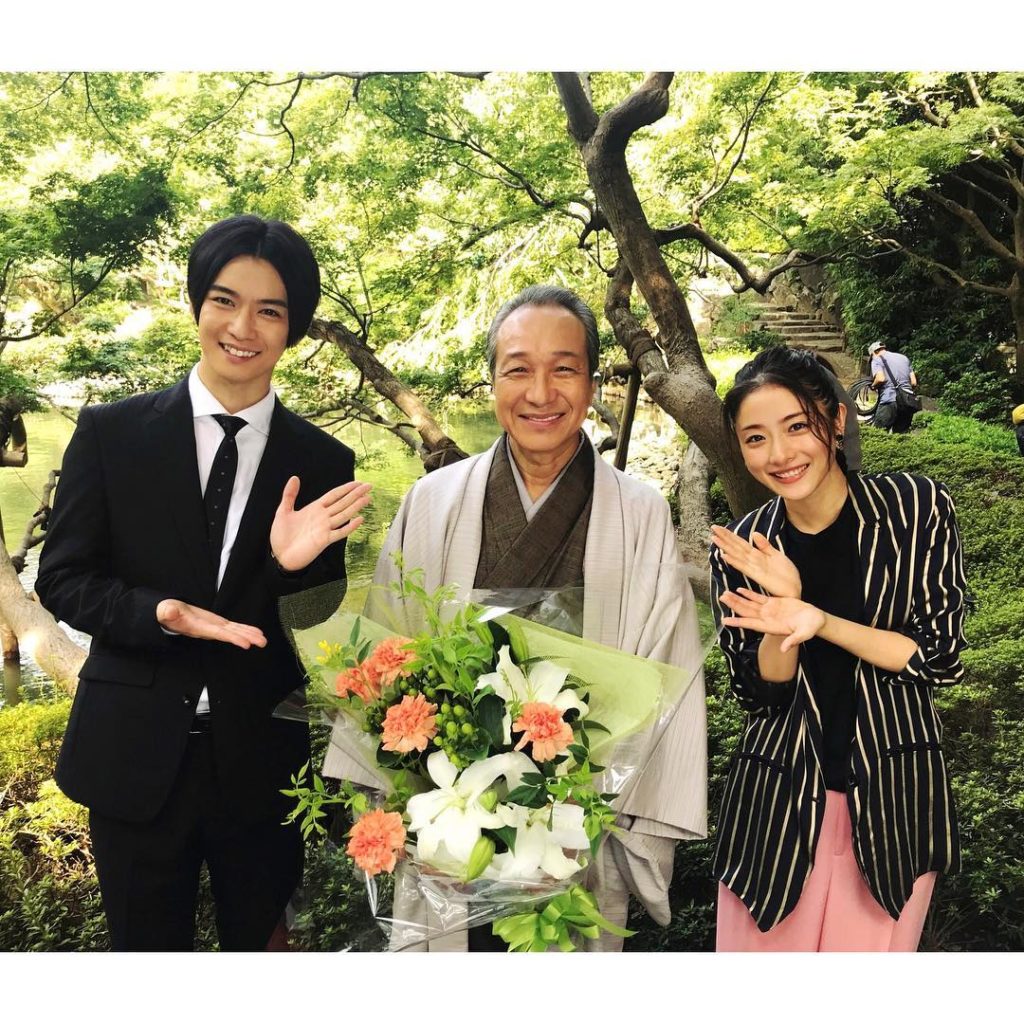 市松役 #小日向文世 さんは龍一(#千葉雄大)との密談シーンでのオールアップ！

この物語は市松が全て引き起こしたと言っても過言ではありません！笑

難しいセリ...