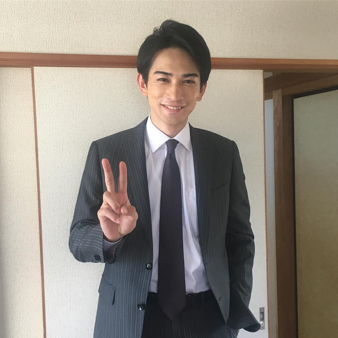 中学聖日記 昨日のアーチェリー王子から一転 今日はエリート商社マンとして撮影中の町田さん 現場で沢山のおめでとうの声をかけられて 照れていらっしゃいました Tbs 火曜 Media Wacoca Japan People Life Style 中学聖日記 昨日のアーチェリー王子から一転 今日はエリート商社マンとして撮影中の町田さん 現場で沢山のおめでとうの声をかけられて 照れていらっしゃいました Tbs 火曜 Media Wacoca Japan People Life Style