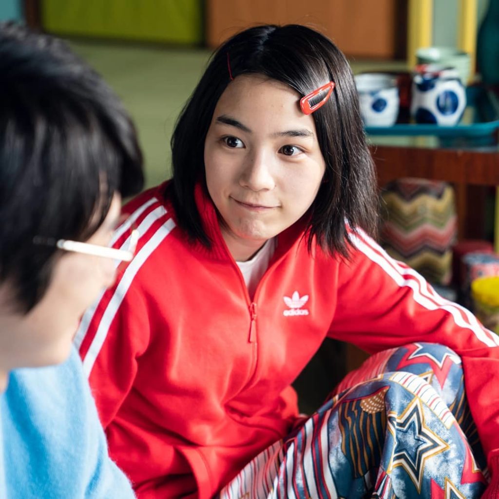 トモロウと話しているときの #ミライさん ﻿ フルキチとバトル中のミライさん﻿
﻿
#スワイプしてね﻿
#ミライさんの違う表情が交互に見れます﻿
#チョロいトモ...