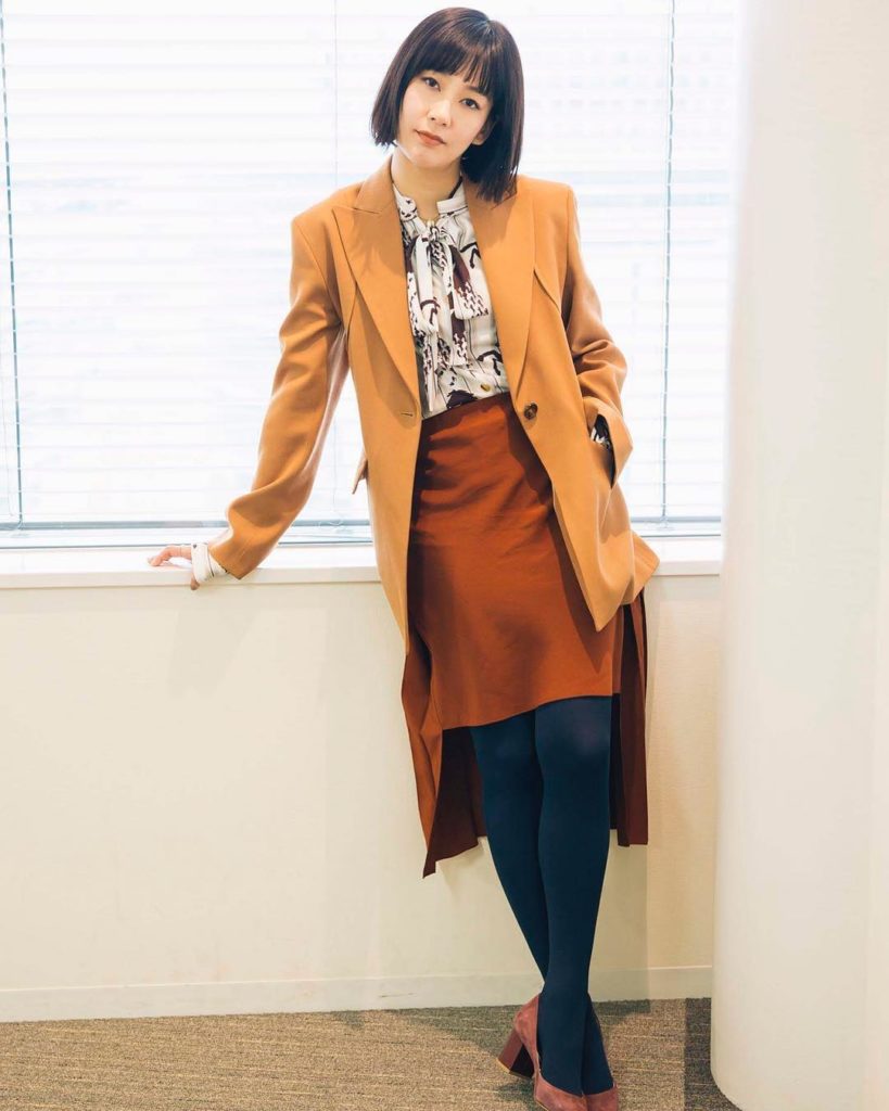 #ドラマQUEEN 第1話ファッションチェック
今回は与田さんです。氷見さんとは対照的に、カラフルなコーデの与田さん。容赦のない毒舌が印象的ですが、可愛らしいも...