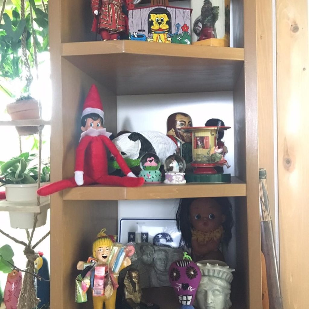 皆さんこんばんは
#はじこい です 順子先生のお部屋には
雅志さんから貰うお土産が飾られています
不思議なお人形さんがいますね
明日2月5日は4話放送です
お楽...