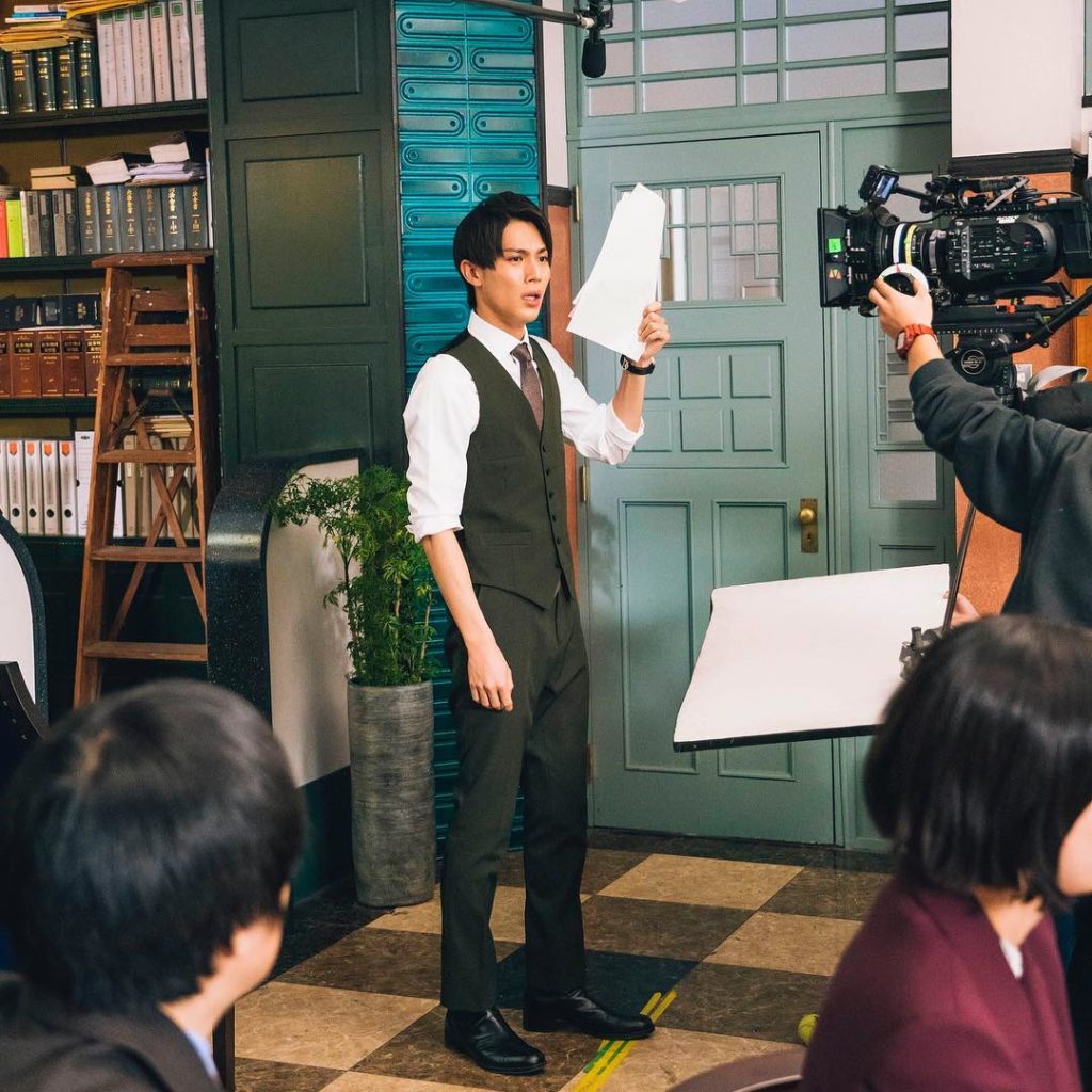 どうした…藤枝 ？？
明日のこの時間は、スキャンダル専門弁護 QUEEN 第7話！ 初めからお見逃しなく…

#竹内結子 #水川あさみ #中川大志 #泉里香 #...