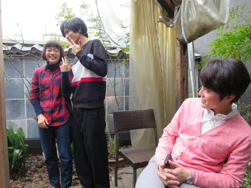 ハケン占い師アタル
第3話放送まであと3時間!! 写真は、
花さんのInstagram
@hanasugisaki の写真を撮っているのを見ている間宮くんを
公...