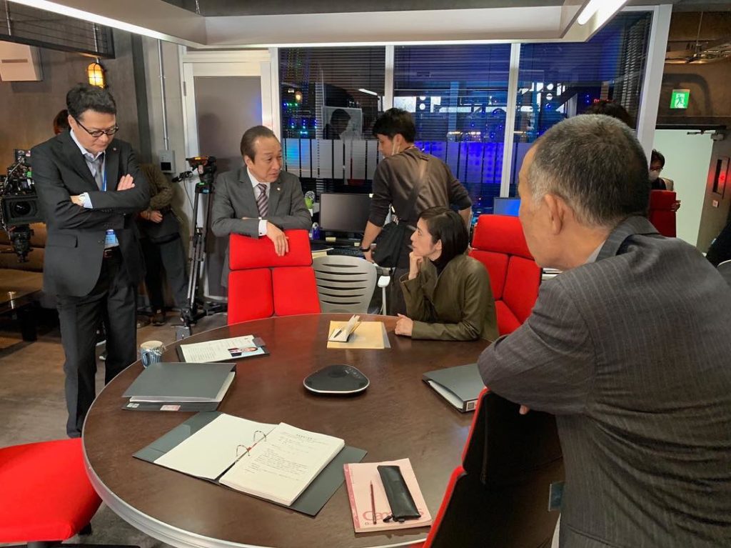 キントリ井戸端会議は続く…でんでんさんも加入 真剣な表情で何の話をしているのか ついに始まった取り調べシーンの撮影風景はtwitterで公開中
#緊急取調室
#...