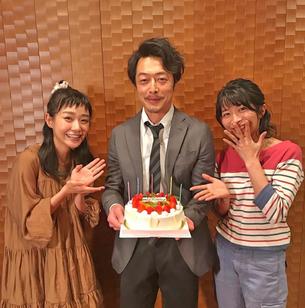 ・
昨日、3月28日和田聰宏さんの誕生日のお祝いをしました〜
・
#和田聰宏
#奈緒さんと三倉さんに祝われて
#照れる和田さん
#42歳後厄だけど
#かわいい
...