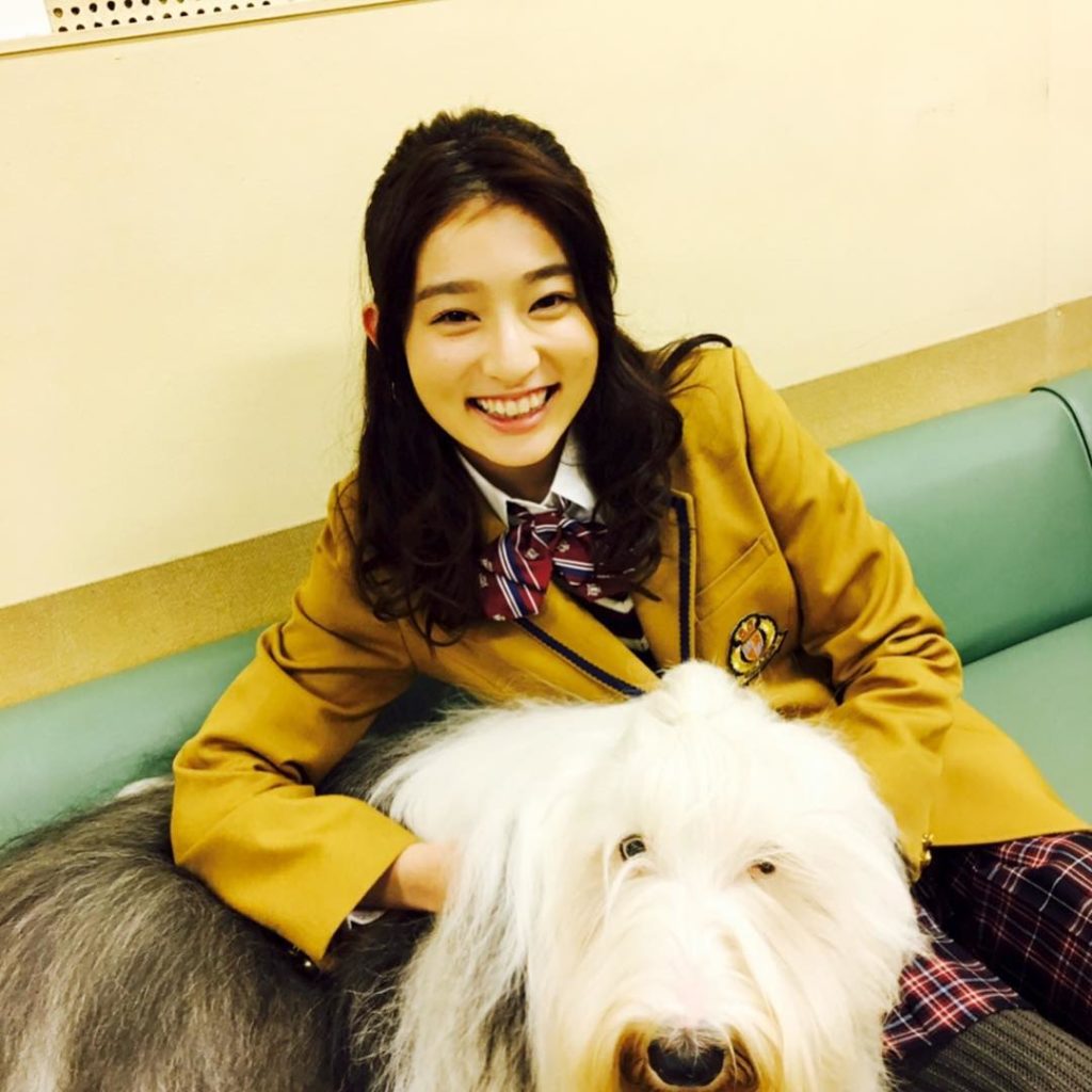 皆さんこんばんは
#はじこい です 
皆大好きとろろ #エトミカ
#塾長 #ユリユリ からオフショット頂きました
最終話まであと5時間
お楽しみに
#tbs
#...