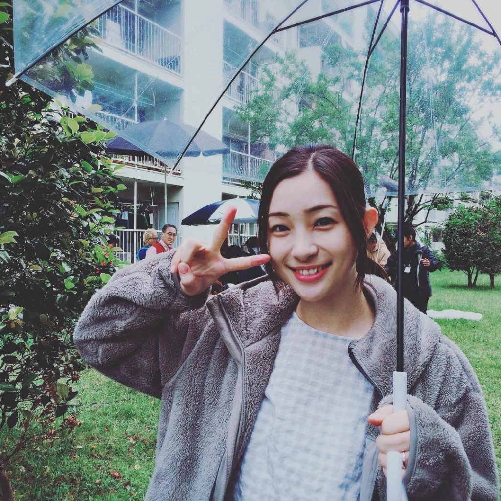 おはようございます今日は晴天で撮影は順調に進みそう！写真は昨日の、あだっちぃー、雨、小さい佐野さん（笑）

#オトナの土ドラ#限界団地#東海テレビ#フジテレビ#...