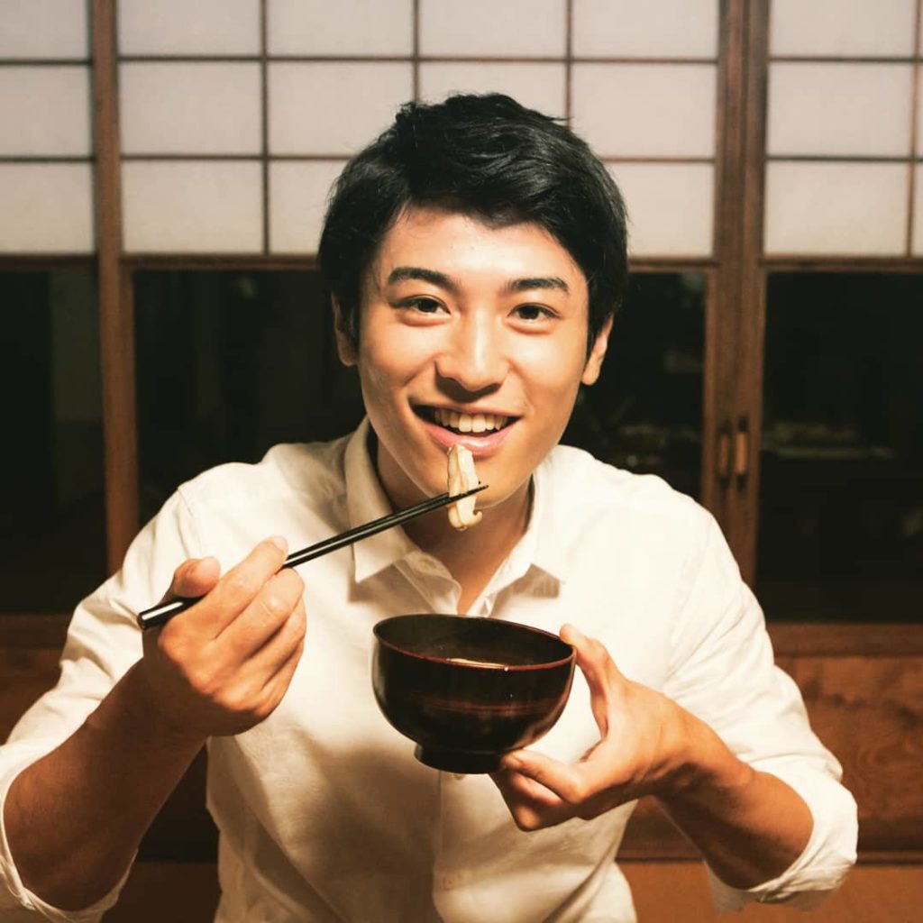 #いつ雨
#勝手にイケメン選手権
#ご飯がおいしすぎてカットがかかったあと思わずおかわりする堀井くん
#かわいい
#いつP
#土ドラ
#東海テレビ...