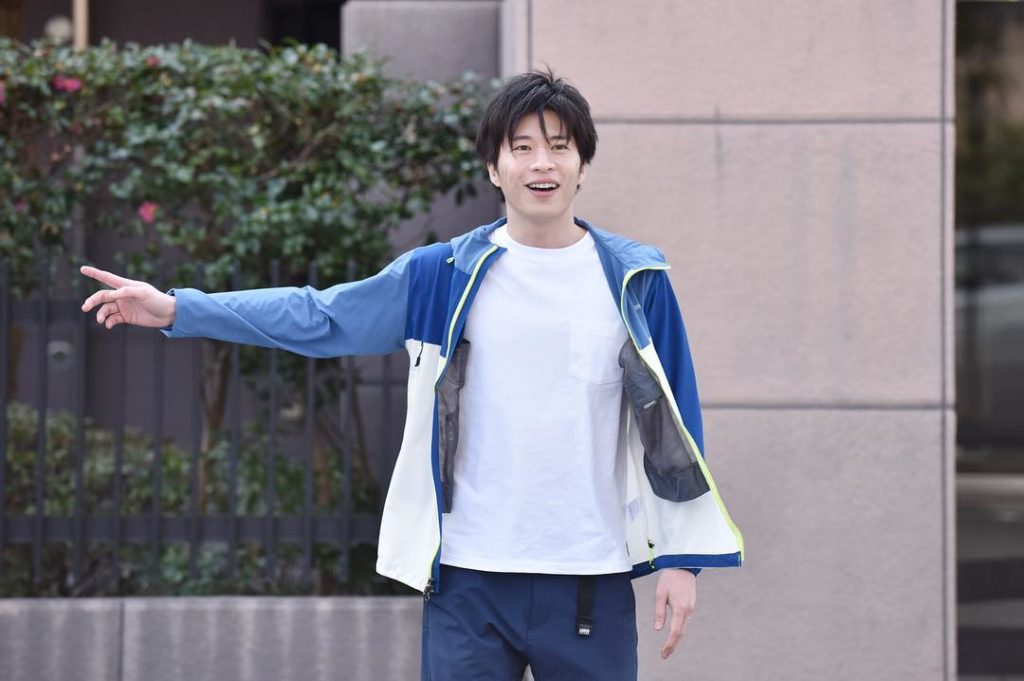 ・
【週末企画】翔太くんクイズ
翔太くんは何をしているのでしょうか？
・
#田中圭
#爽やかすぎる
#この笑顔の先に
#いる人は
#答えは明日
#あなたの番です...
