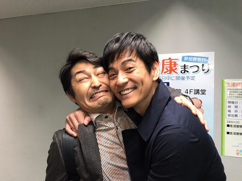 四季総合病院のダンディコンビが、仲良く頬ずりをしております(笑)﻿
﻿
#仲良しショットくださーい﻿
#とお願いしたら﻿
#こんなことに笑﻿
#仲良し過ぎる﻿
...