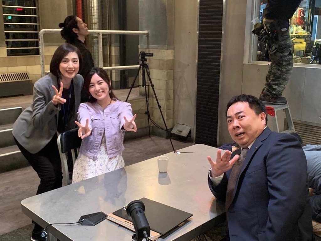 ピースする二人に対して #塚地武雅 さんのその表情は一体。
#緊急取調室 #キントリ
#天海祐希 #松井珠理奈
#塚地さんの手と表情について
#左右の対比 #撮...