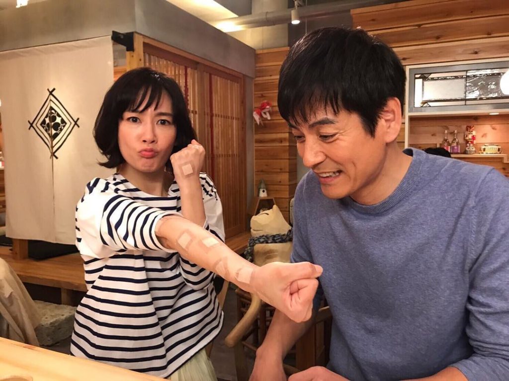 ‪今夜放送第2話﻿‬﻿
夏美の腕に大量の絆創膏が…痛々しい姿に思わず顔をしかめる本城師長﻿
#激おこぷんぷん丸の夏美﻿
#心配する師長﻿
#そんなオフショット﻿...