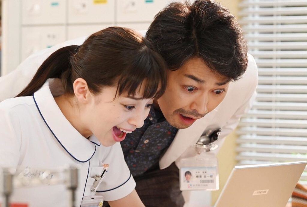 ‪今夜放送第3話‬﻿
‪パソコンの画面を覗いて驚くはるか(#中条あやみ)と柳楽先生(#安田顕)。‬﻿一体何があったのでしょうか？‬﻿
‪#画面にある人が映ってい...