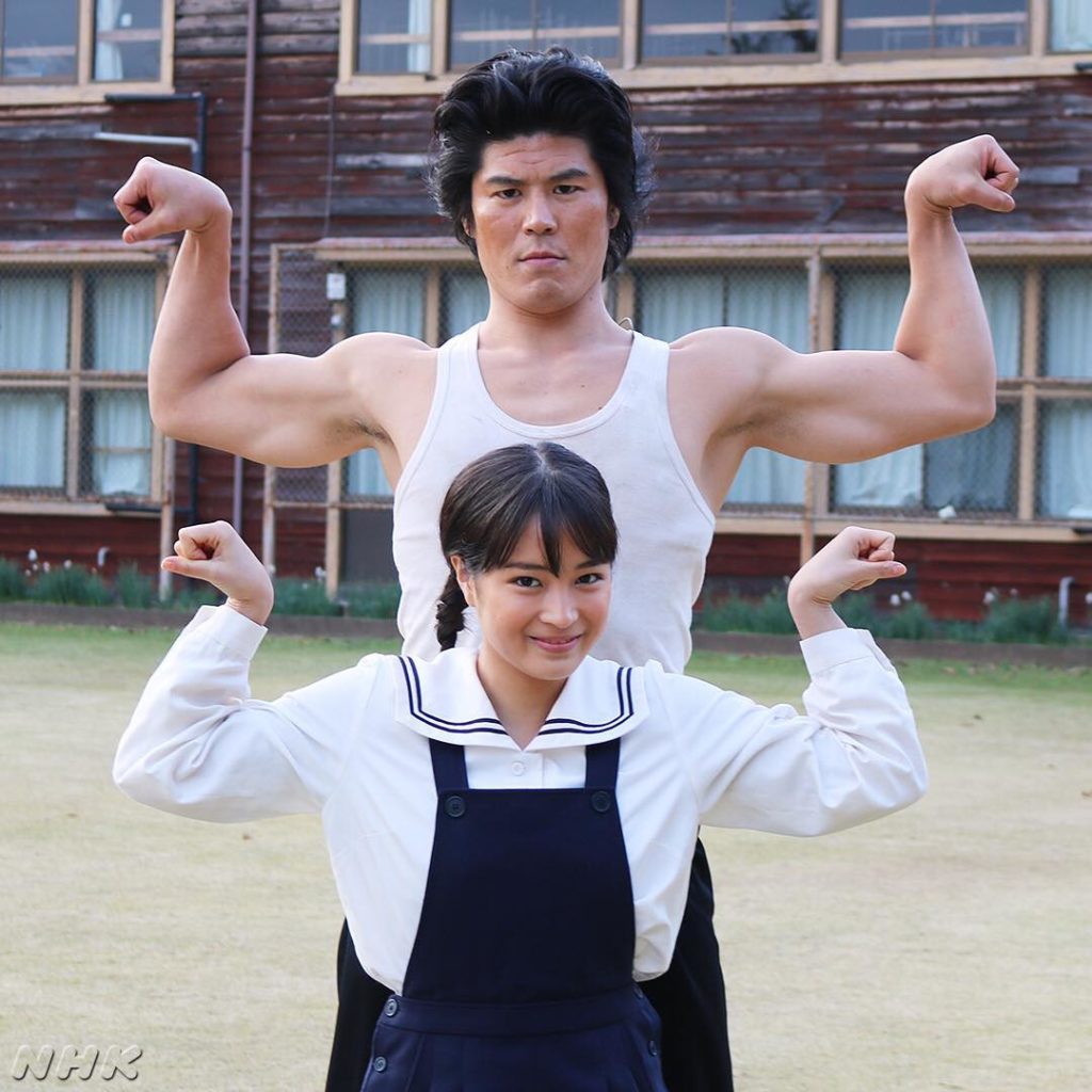 一瞬でフラれた門倉番長・板橋駿谷さんと広瀬すずさんのオフショット。カメラを向けるとポージングが始まりました。
⠀⠀
#朝ドラ #なつぞら #広瀬すず #板橋駿谷...