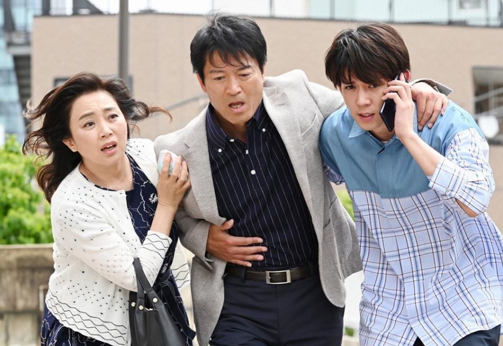 ‪今夜放送第9話‬
東京見物中、突然腹痛を訴え倒れた父・渡(#寺脇康文)を、看護師として冷静に介抱する斎藤(#小瀧望)。
今夜、斎藤が看護師を志した理由も明らか...