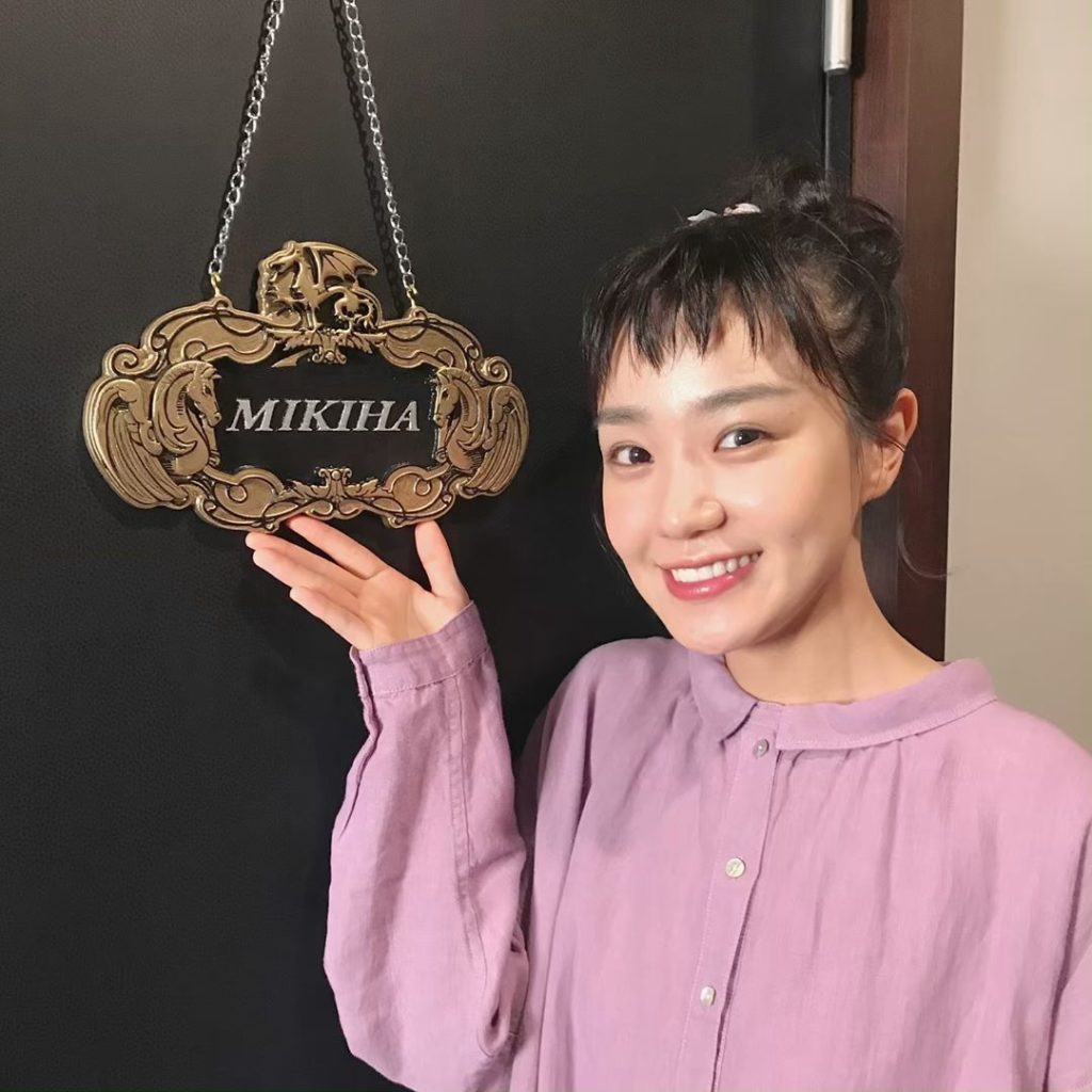 NTVAnabanあなたの番です ・ Huluオリジナルストーリー 扉の向こう 配信 今夜開くのはこちらの扉 ・ 奈緒 この笑顔の向こうに隠された 尾野ちゃんの生態が明らかに