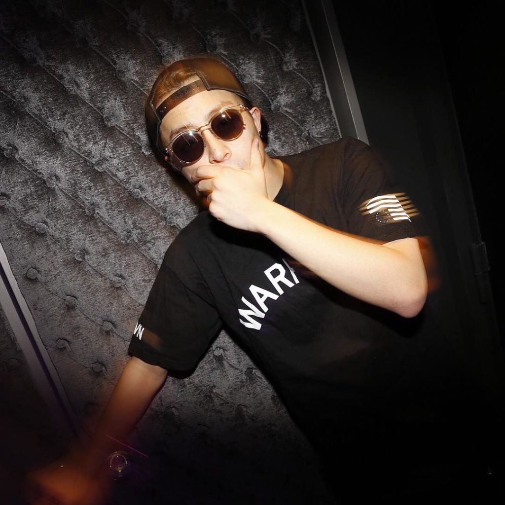 Going down tonight
#me #BERNIE #tonight #MIGHTYWARRIORS #HL_SWORD...