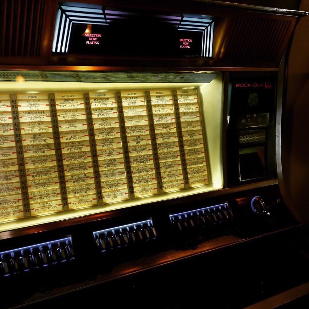 いい音楽があると酒も旨い
#BarOdake 
#jukebox 
#oldies 
#music 
#山王街 
#HL_SWORD...