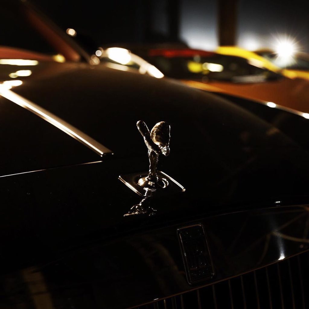 Roll's
#Rolls #RollsRoyce #cool #car #MW #MightyWarriors #HL_SWORD...