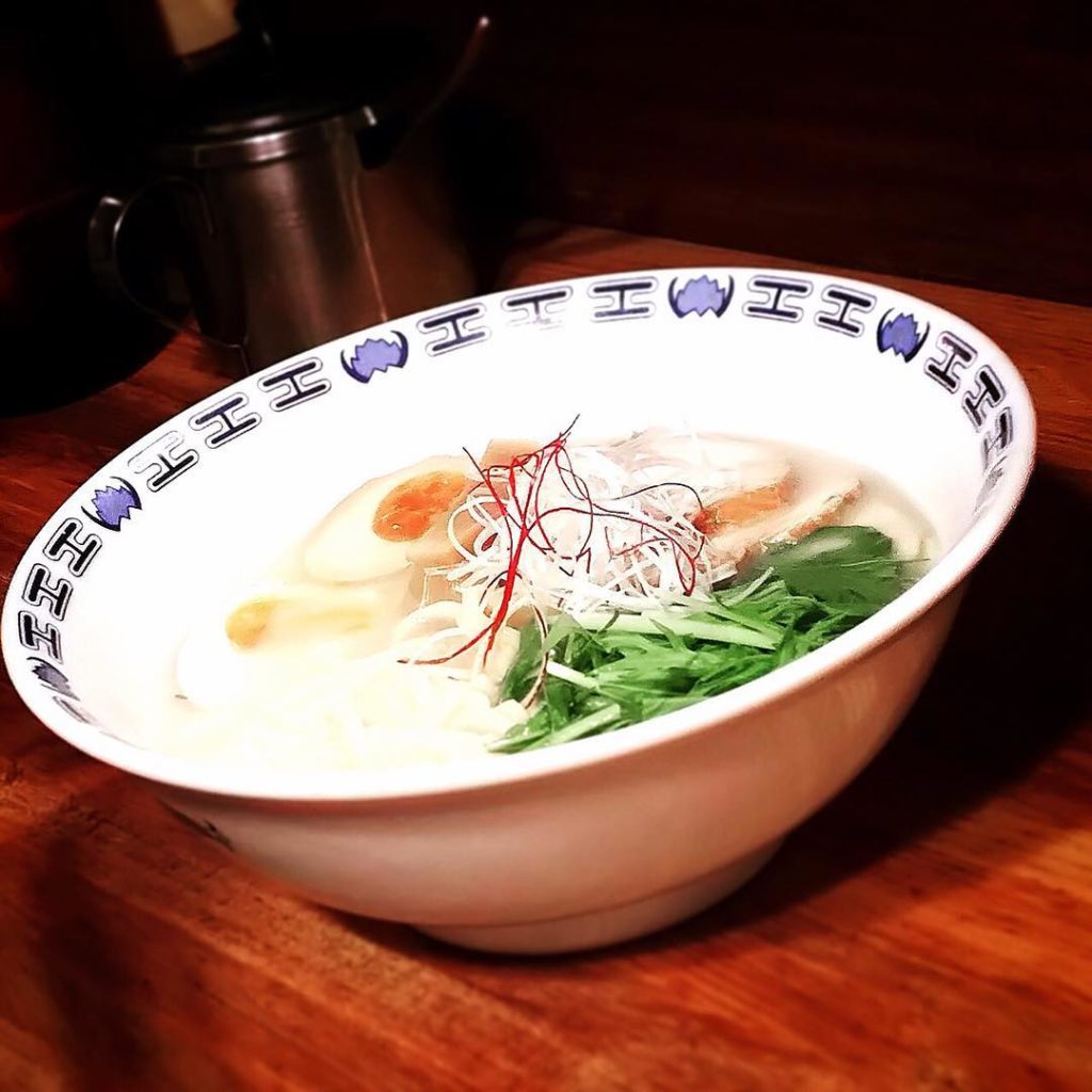 グレートチキン軒の幻…
いや、山王街の幻のラーメン…
パイタンラーメン
まさに、至福の時
#グレートチキン軒
#パイタンラーメン
#幻のラーメン
#至福の時
#...