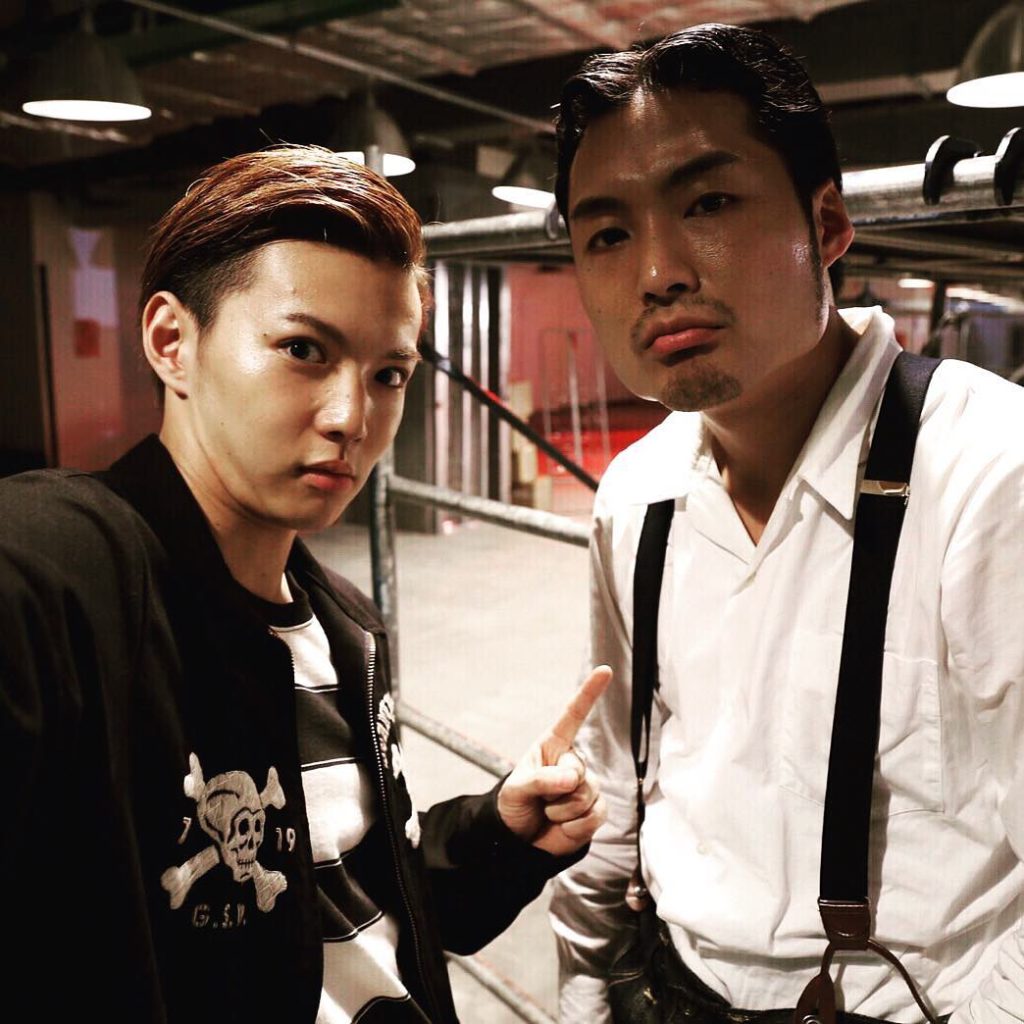 with カニ男

#カニ男
#hl_sword...