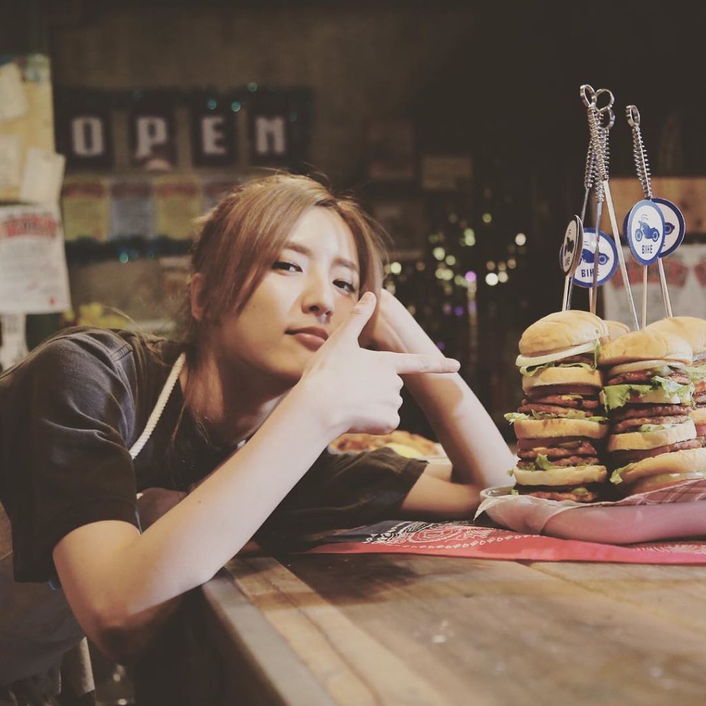 ITOKANを救うのは、
ハンバーガーかパンケーキか

#ハンバーガー
#パンケーキ
#ナオミさん
#ITOKAN
#hl_sword...