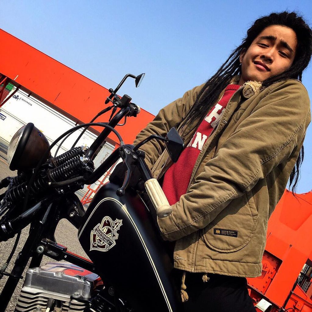 おnewのバイク買ったんだとよー
このドヤ顔ww
でもなんか可愛いんだよなぁ。
憎めないいい奴だよテッツは
まぁでも
何を隠そう
俺が山王に入りたいって言った時...