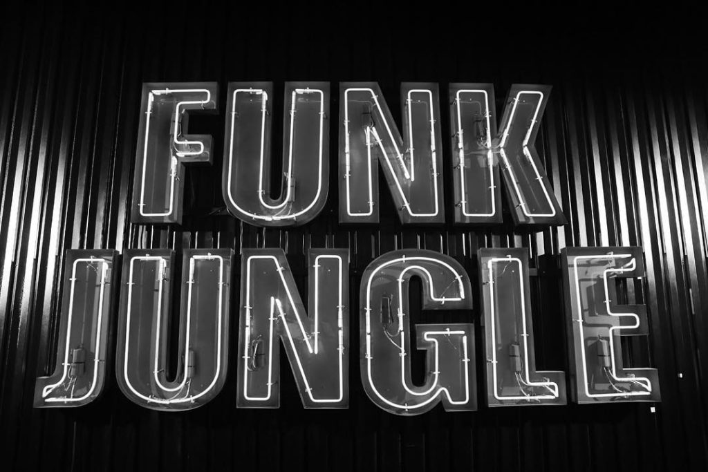 FUNKJUNGLE

#FUNKJUNGLE
#comingsoon 
#MightyWarriors
#hl_sword...
