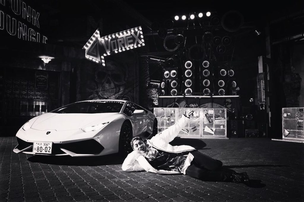 Welcome to my home bebe #Bernie
#home
#MightyWarriors
#FUNKJUNGLE
#hl_sword...