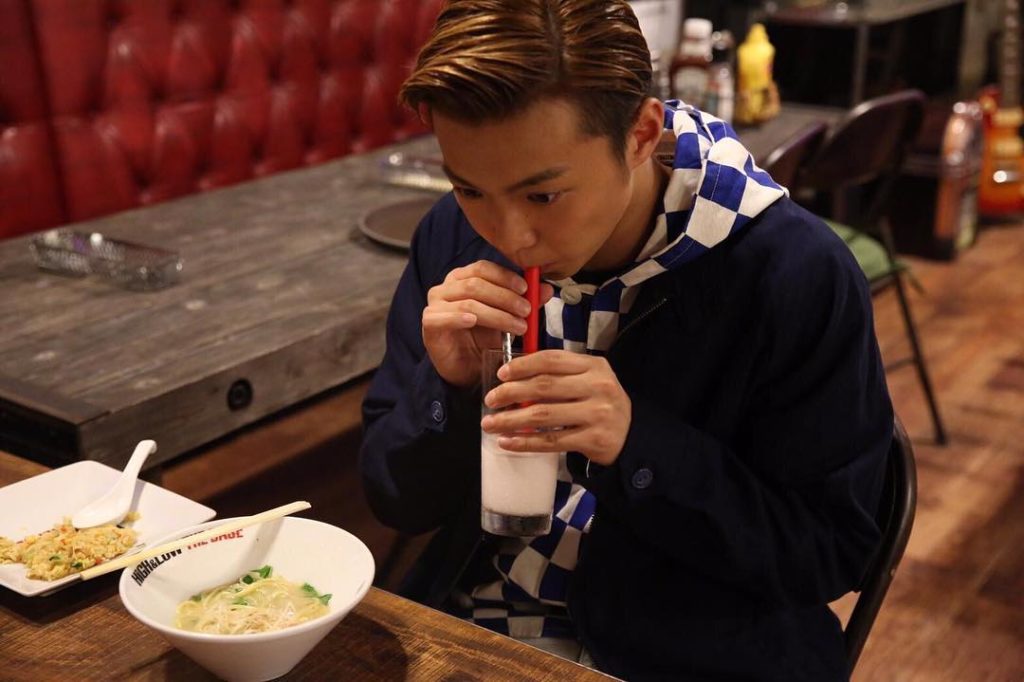 いや、飲み方

#チハル 
#飲み方
#ITOKAN
#hl_sword 
#high_low...