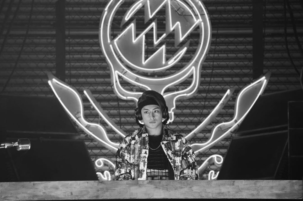 Come Party with me #DJBERNIE
#MW
#MIGHTYWARRIORS
#HL_SWORD...