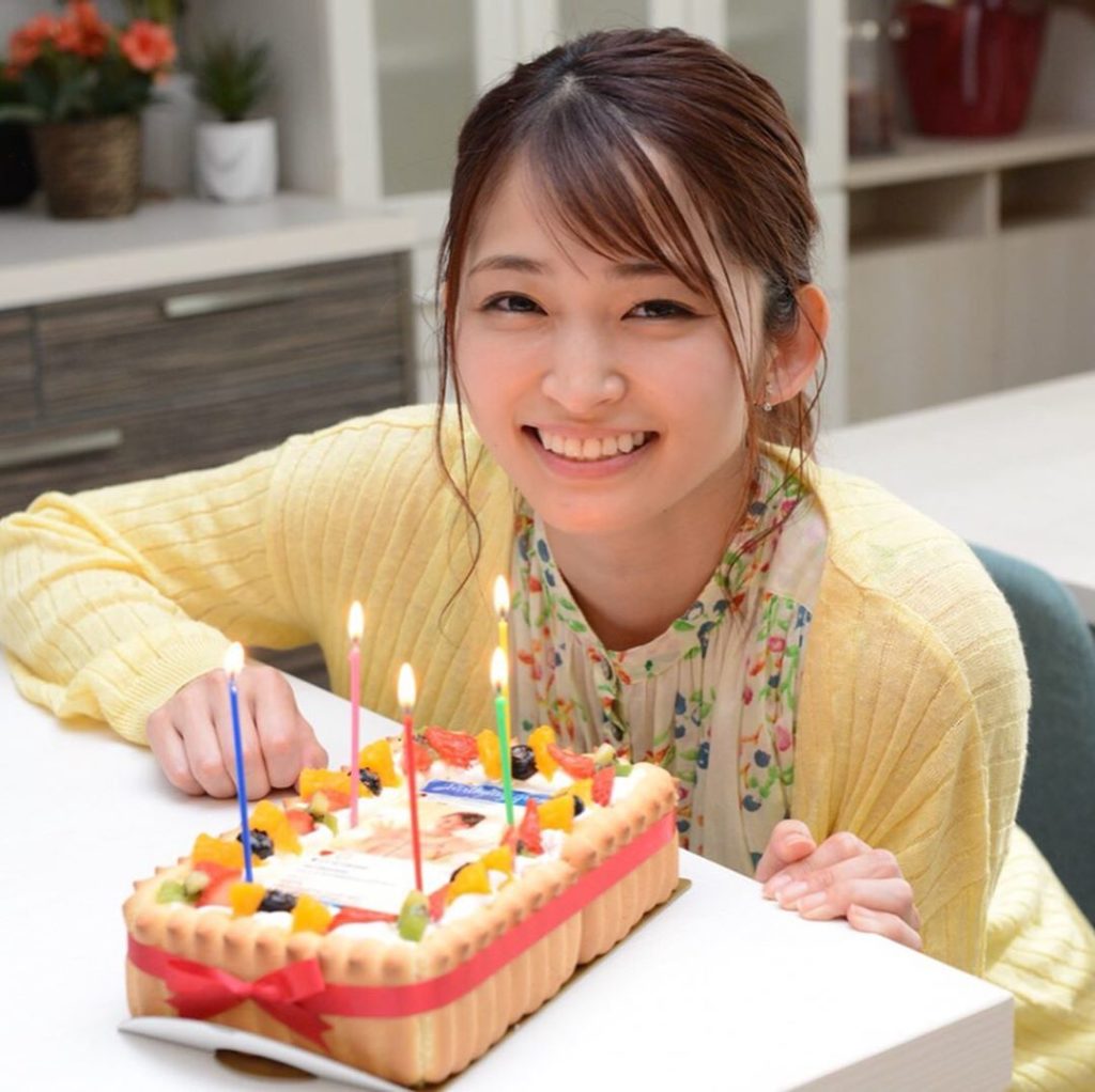 岡本玲さんバースデーの別ショットです 笑顔が素敵な双子のママ・茜さん
ケーキに使わせていただいた保育士さん姿のオフショットも後日公開しますね
#わたし旦那をシェ...