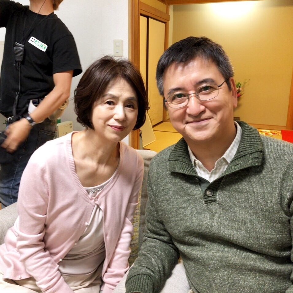 Ntv Gisouhurin 偽装不倫 鐘子 杏 と葉子 仲間由紀恵 のご両親を紹介 父 幸一を演じる 伊沢弘 さん 母 みき子を演じる 朝加真由美 さん 仲良し夫婦オフショット Media Wacoca Japan People Life Style