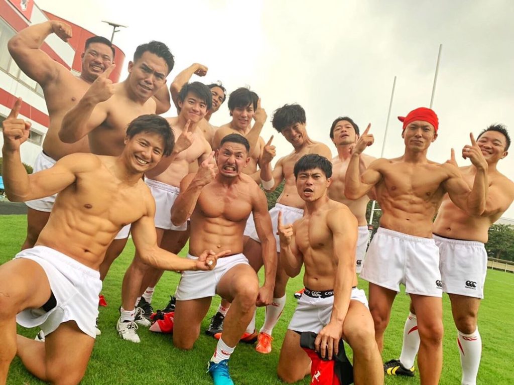 王様のブランチ終わりましたさぁストーリーズで好評のマッスルカウントダウン！筋肉男子たちにもご注目くださいませ！！ #ストーリーズもどんどん展開していきます...