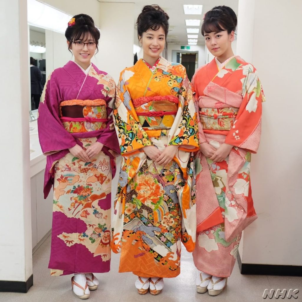 東洋動画の新年の挨拶。華やかな晴れ着姿のなっちゃん、茜ちゃん、ももっち。それぞれの個性が出ていてとてもお似合いです♪
⠀⠀
#朝ドラ #なつぞら #広瀬すず #...