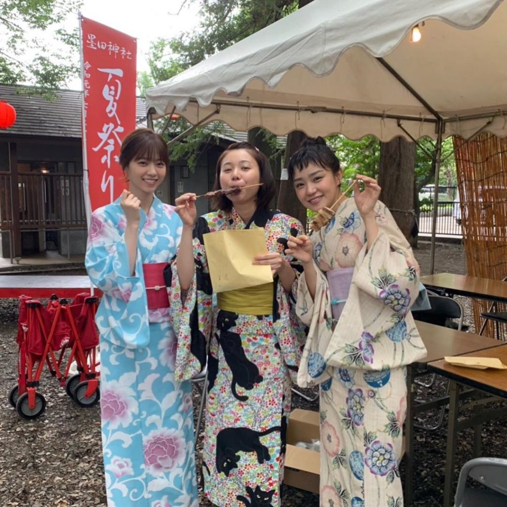 ・
第14話は夏祭り
今日からちょっとずつ夏祭りオフショットを公開します
・
#西野七瀬
#奈緒
#金澤美穂
#チーム24
#撮影の合間に屋台を回ってお祭りを満...