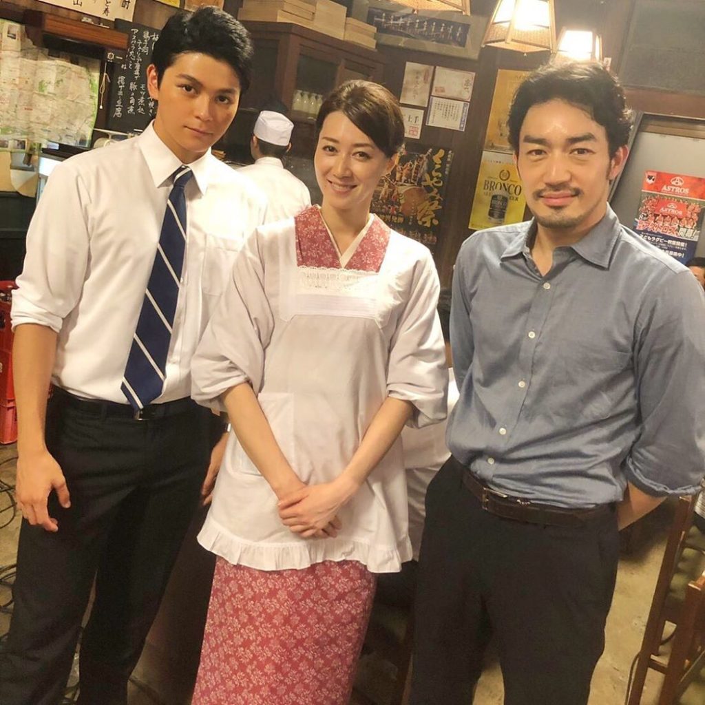 第6話まであと1日
居酒屋多むらでの女将さん！いつも元気にアストロズに激をとばしてくれます。6話ではものすごい勢いの女将さんが見れることでしょう
このドラマの女...