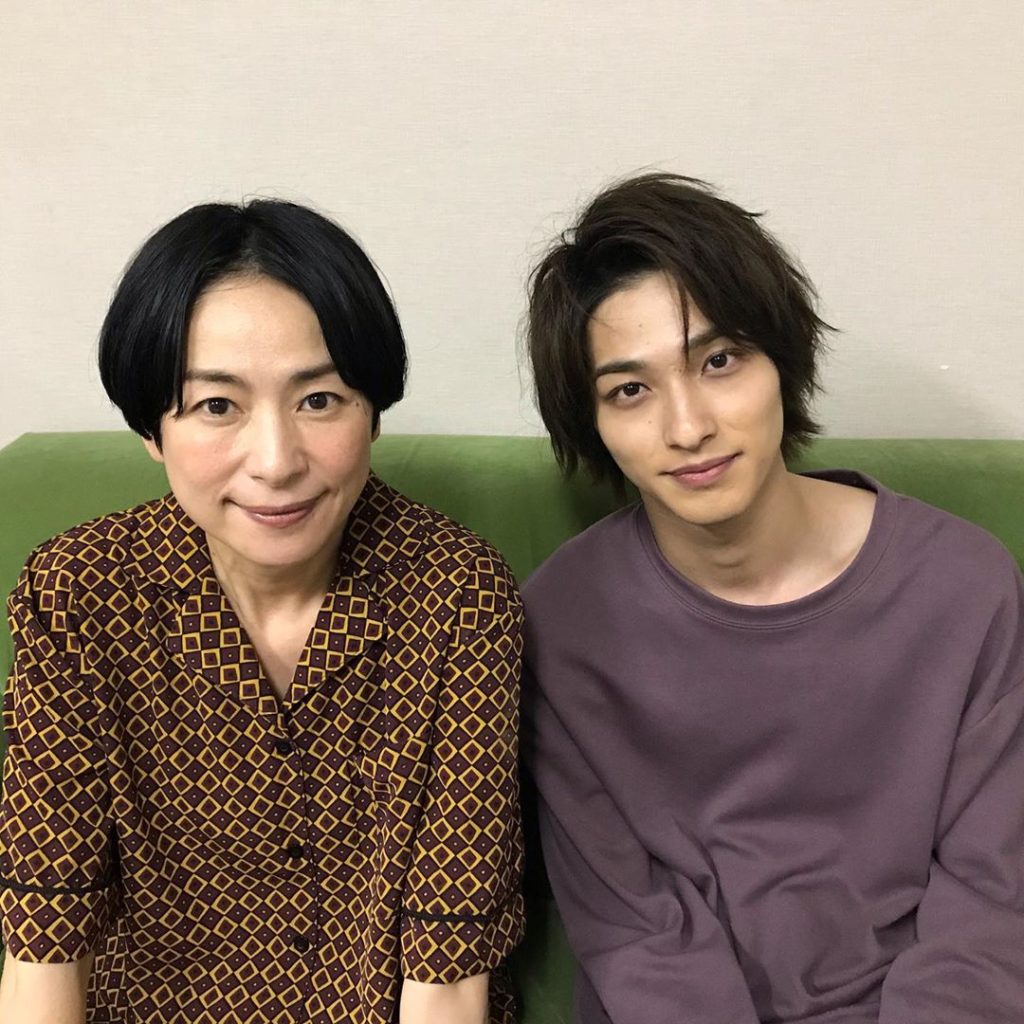 ・
#Hulu オリジナルストーリー #扉の向こう 配信今夜開くのはこちらの扉

・
#横浜流星
#お母さん役で西田尚美さんも登場
#どーやんの謎がちょっとだけ...