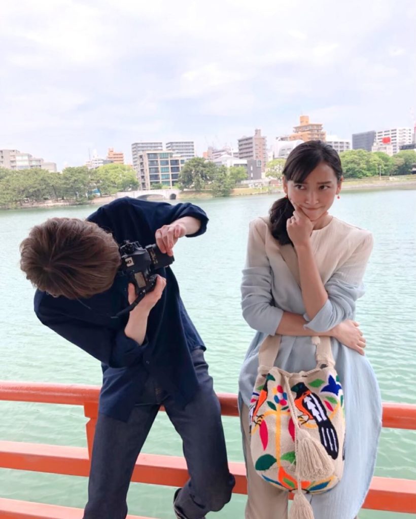 次回はいよいよ最終回﻿
ということで、﻿
今週は“未公開蔵出しオフショット”も﻿
アップしていこうと思います﻿
こちらは、1話の福岡ロケのオフショット﻿
﻿ニヒ...