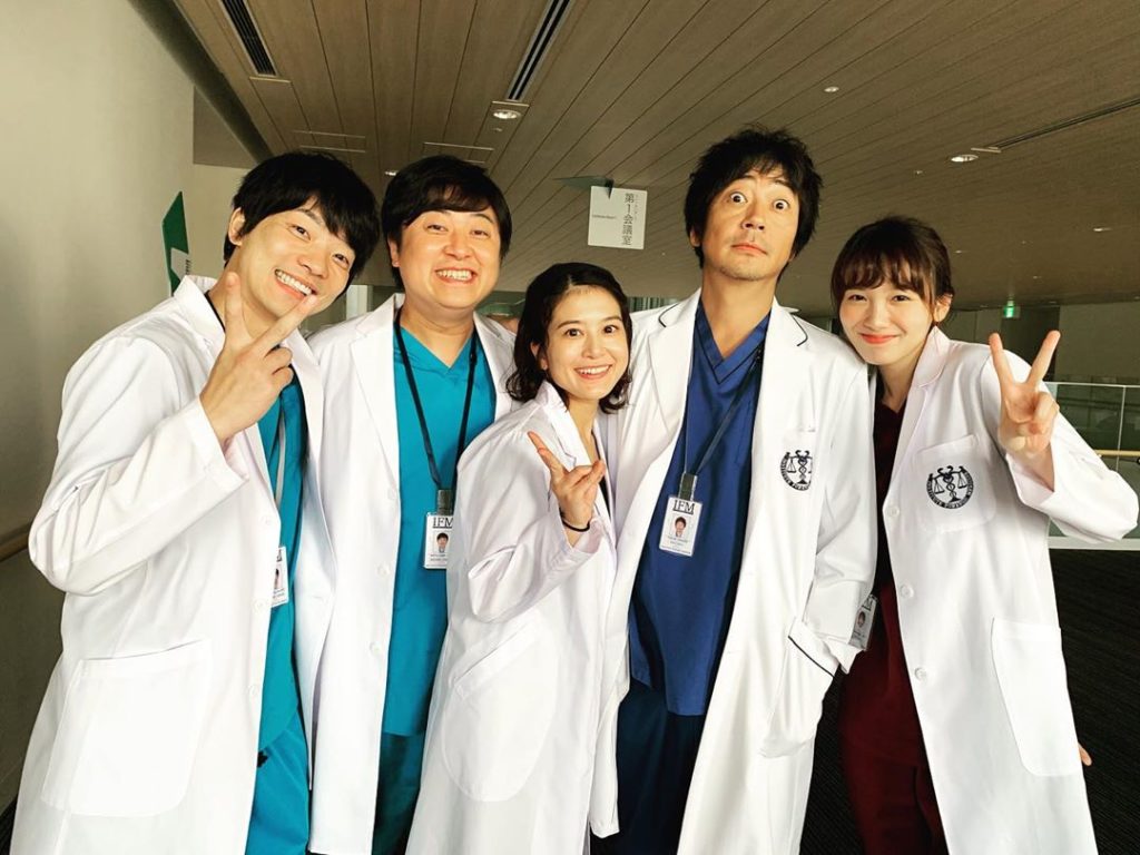 ﻿
法医研の仲良しショット﻿
﻿
#サイン﻿
#最終回まで﻿
#あと3日﻿
#楽しそうな法医研メンバー﻿
#終わっちゃうなんて﻿
#寂しすぎる﻿
#大森南朋﻿
...