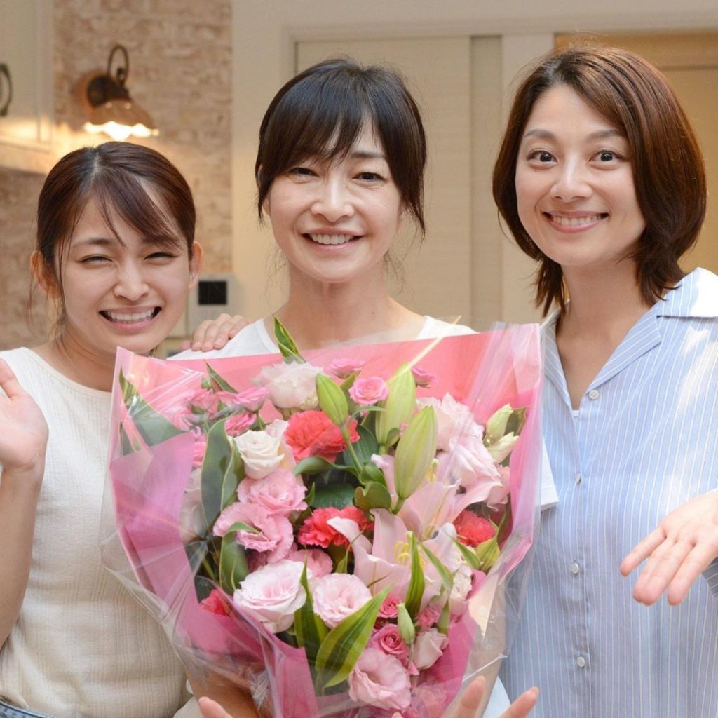 #わたし旦那をシェアしてた
いよいよ明日、最終回です… クランクアップシリーズも残りわずか！

小椋加奈子役・#りょう さんです

時に情熱的に、時にコミカルに...