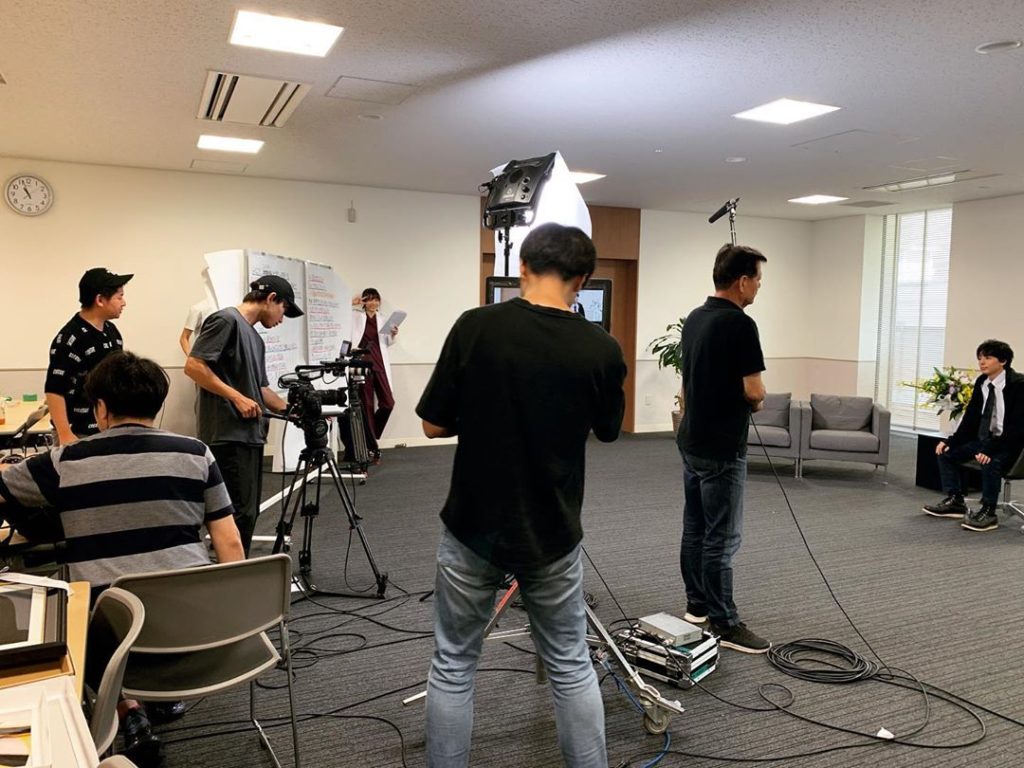 ﻿
#サイン﻿
放送まであと1時間ですよ﻿
﻿
#紀理人の部屋﻿
#撮影現場 に潜入﻿
#簡単に撮ってそうに見えて﻿
#意外としっかり撮影隊で﻿
#やっていただ...