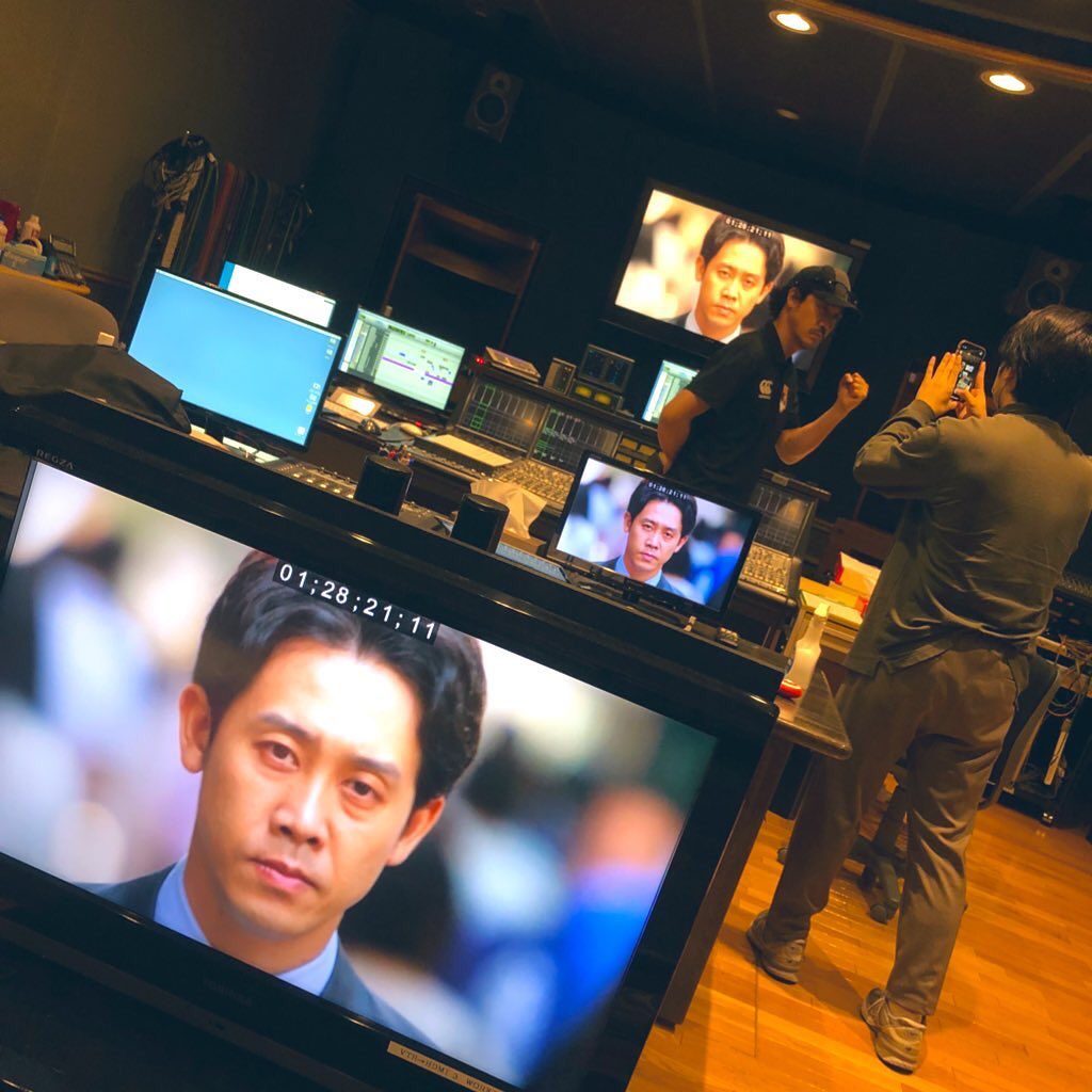 君嶋GMのスペシャルナレーション録り完了です
大泉さん今週もお疲れ様でした

#三密を回避してのスペシャル録音
#ちなみにスタッフも君嶋GMもアストロズシャツで...