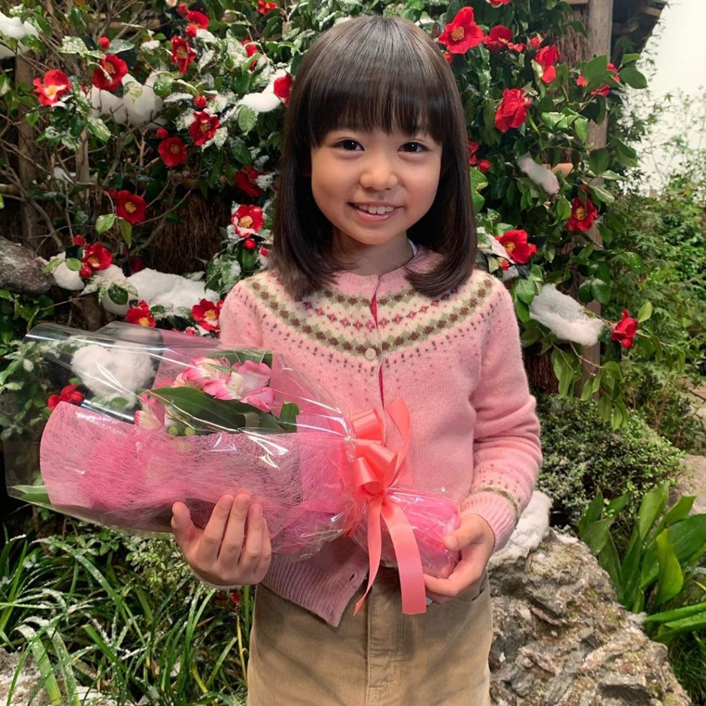 ﻿
‪クランクアップ写真を公開本日はこちら‬﻿
﻿
‪#幼き七桜ちゃんと‬﻿
‪#幼き椿さま‬﻿
‪#難しいシーンも頑張ってくれました‬﻿
‪#2人はあの日何を...