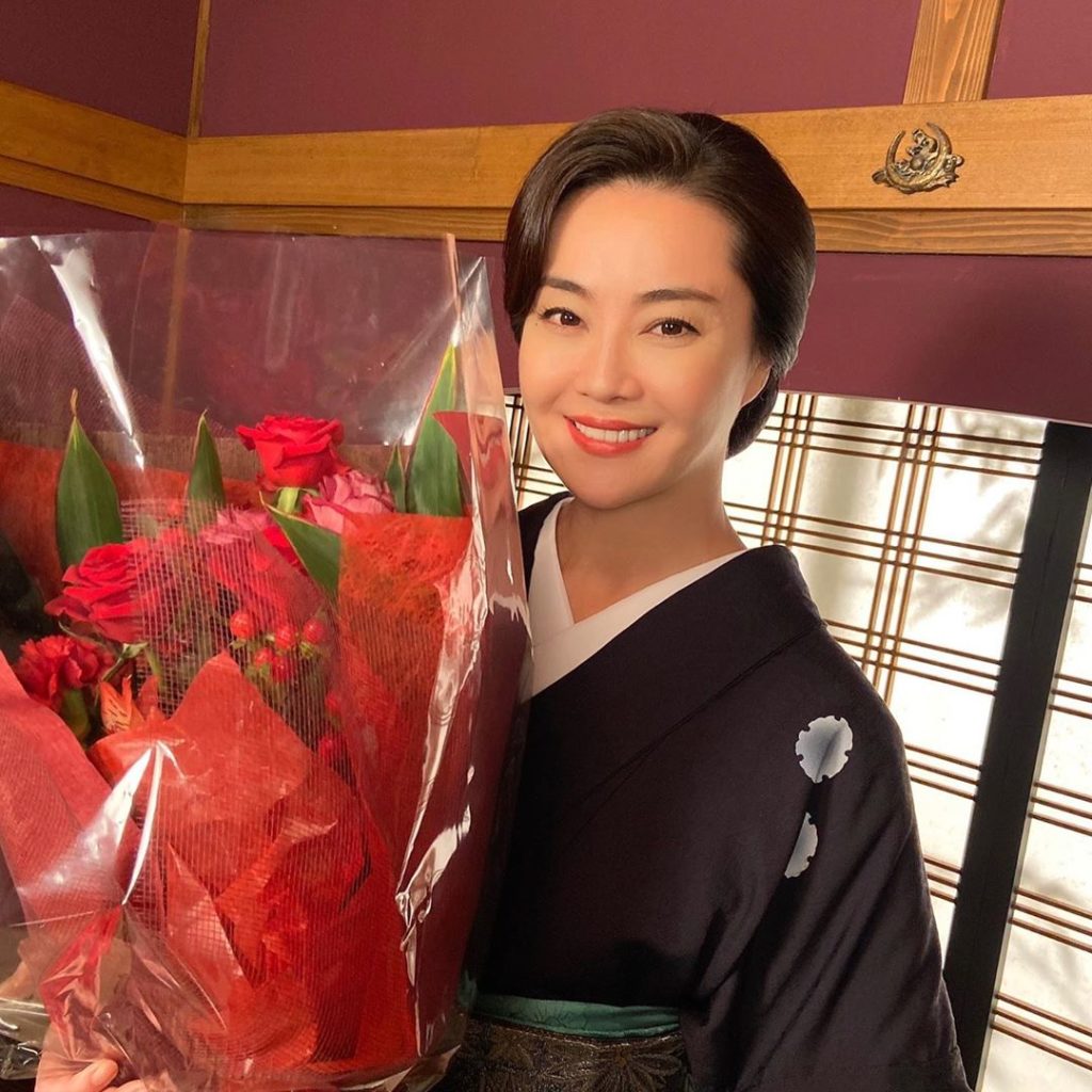 ﻿
‪クランクアップ写真を公開﻿
本日はこちら‬﻿
﻿
‪#圧倒的な存在感と振り切ったお芝居で‬﻿
‪#現場を引っ張ってくださった‬﻿
‪#観月さんと佐野さん‬...