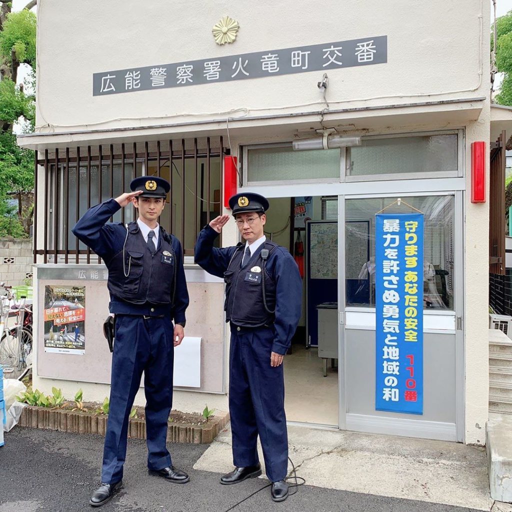 押忍本日もパトロールお疲れっす！酒井巡査とインスタ初登場、先輩の佐渡島さ〜ん。

この二人、正義感ハンパないけど
おっちょこちょい度もハンパないので困ってます。...