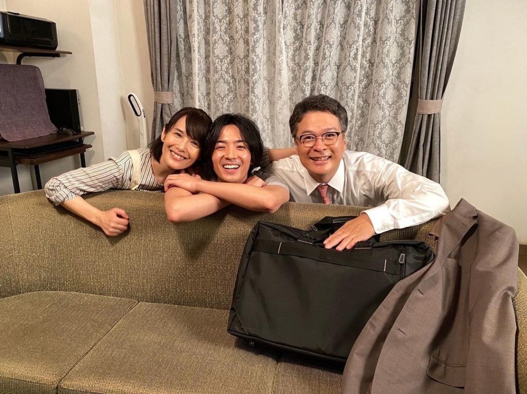 実はファンキーな3人家族﻿
﻿
#田中哲司 さん演じる進次率いる今村家﻿
怒りをキュウリにぶつける加奈(#富田靖子 さん)と
 #竜星涼 さん演じる達也か...