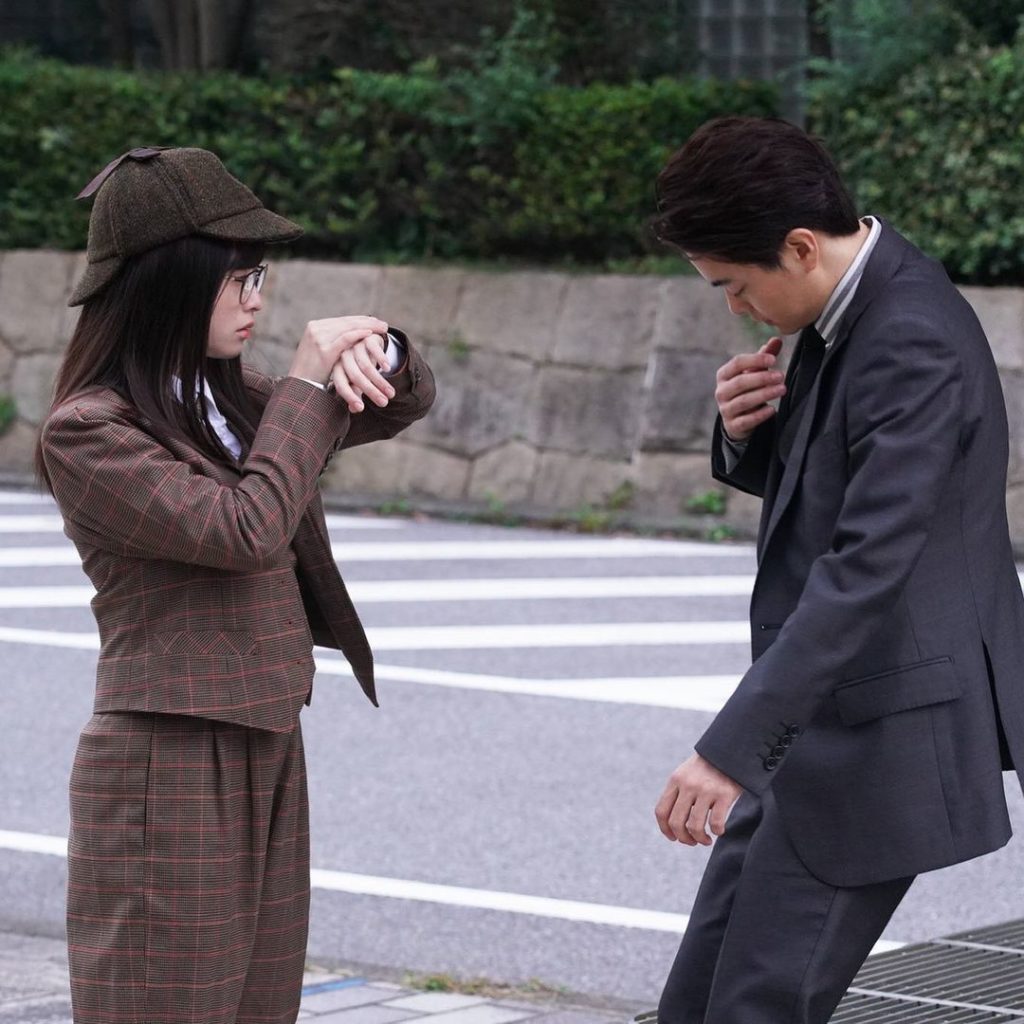 チャララン♪
美雲の探偵ガジェット〜

睡眠針で眠らされた和馬さん。
公式も…
…似たようなの…
見たこと……
いや、みなまで言うまい。。
お口チャックで

#...